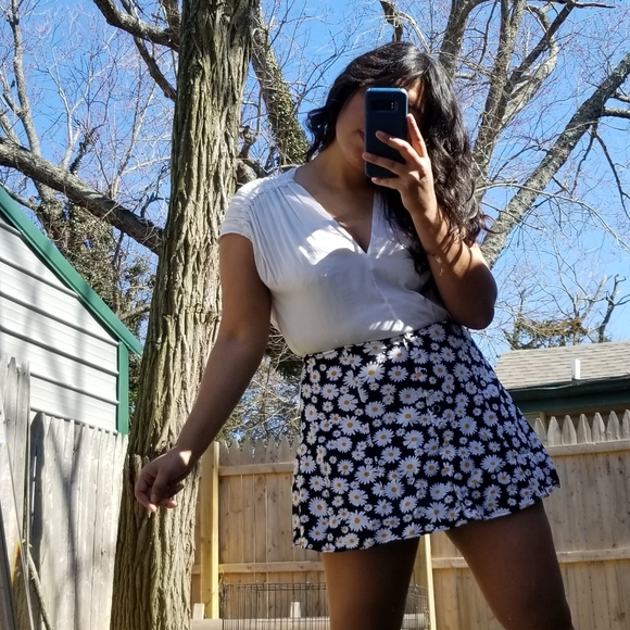 WHAT DO YOU MEAN WHITE RUCHED TOP - Picture 7 of 17